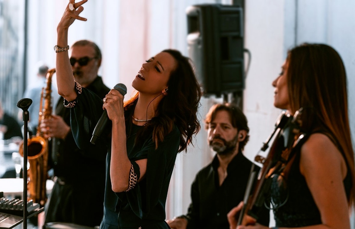 scegliere la band per matrimonio Valentina Mey Exclusive Private Singer PARTY IN ITALY Singer and msuic in villas